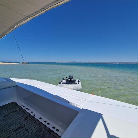 Barco Casa Catamara Sleepandboat 호텔 파로 외부 사진