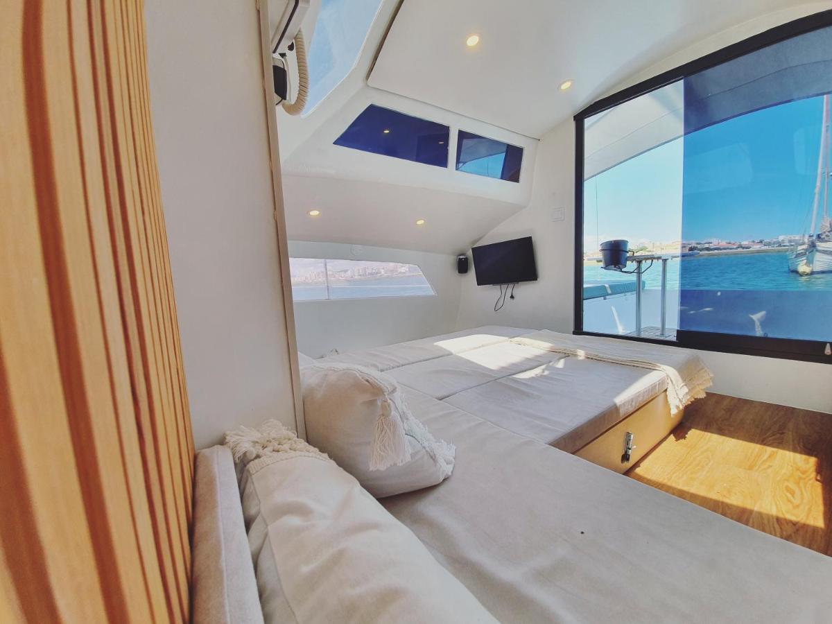 Barco Casa Catamara Sleepandboat 호텔 파로 외부 사진