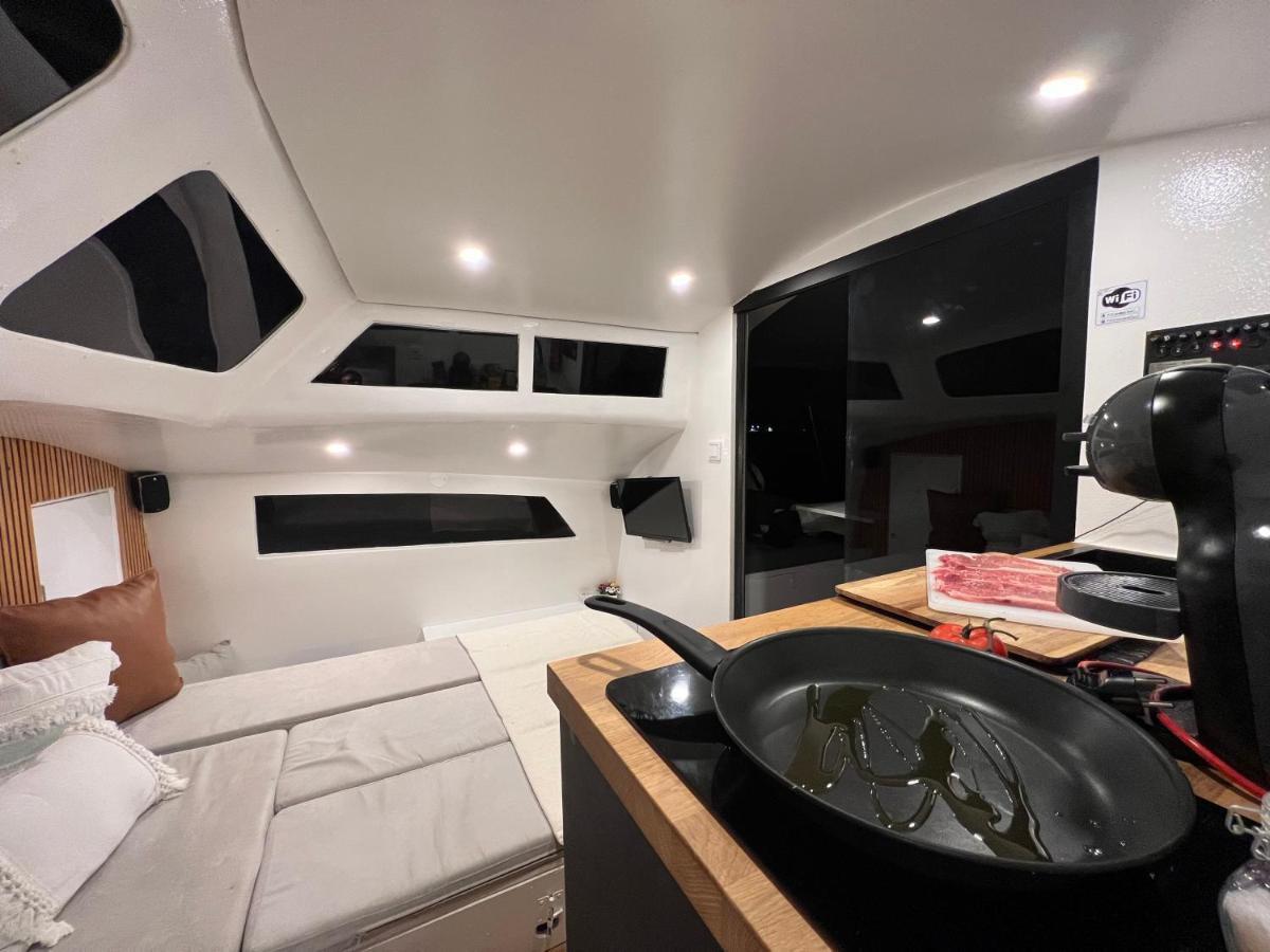 Barco Casa Catamara Sleepandboat 호텔 파로 외부 사진