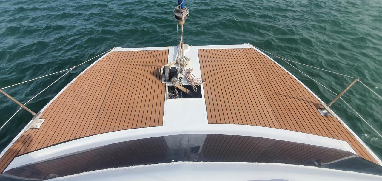 Barco Casa Catamara Sleepandboat 호텔 파로 외부 사진
