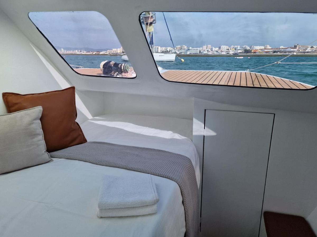 Barco Casa Catamara Sleepandboat 호텔 파로 외부 사진