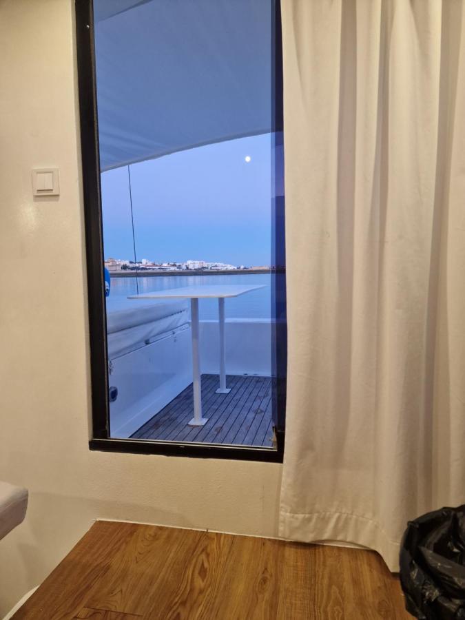 Barco Casa Catamara Sleepandboat 호텔 파로 외부 사진